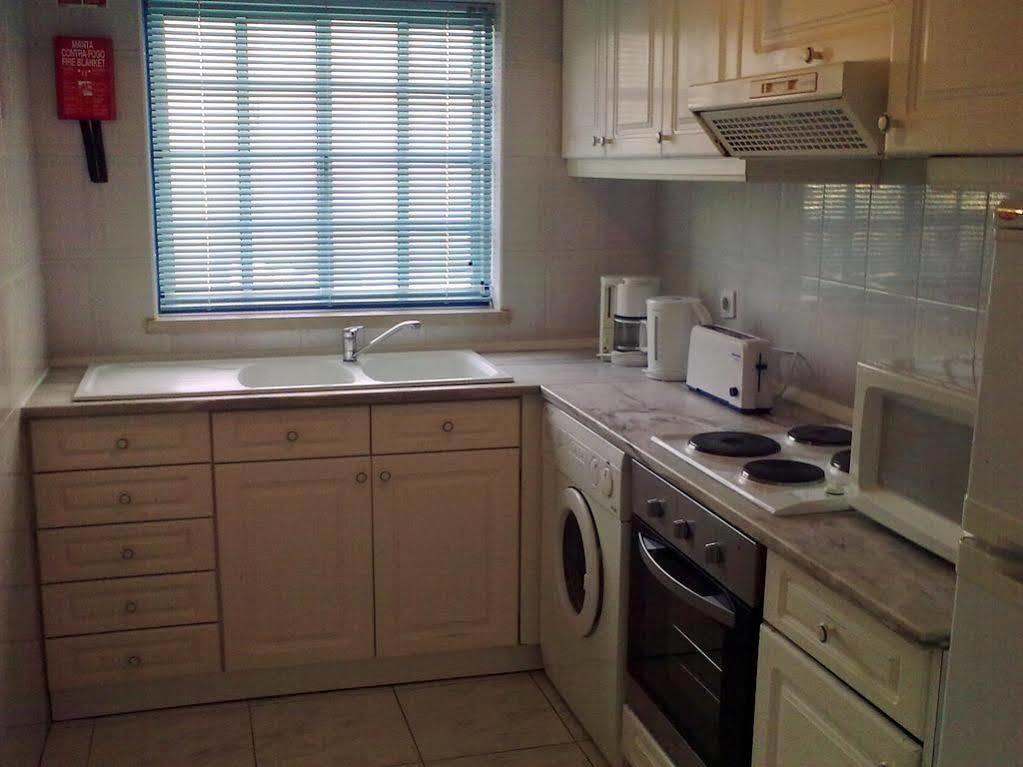 Apartamentos Sereia Da Oura อัลบูเฟรา ภายนอก รูปภาพ